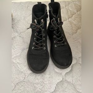 Old Navy girls Size 4 Black Boots with Side Zipper